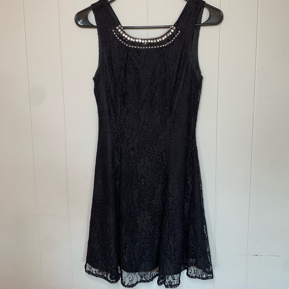 Formal short lace dress